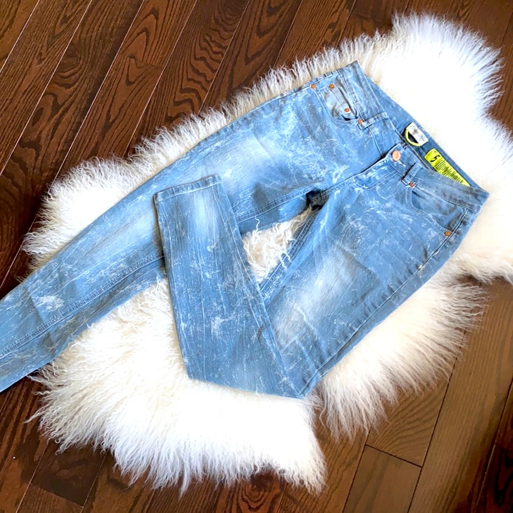 Skinny jeans